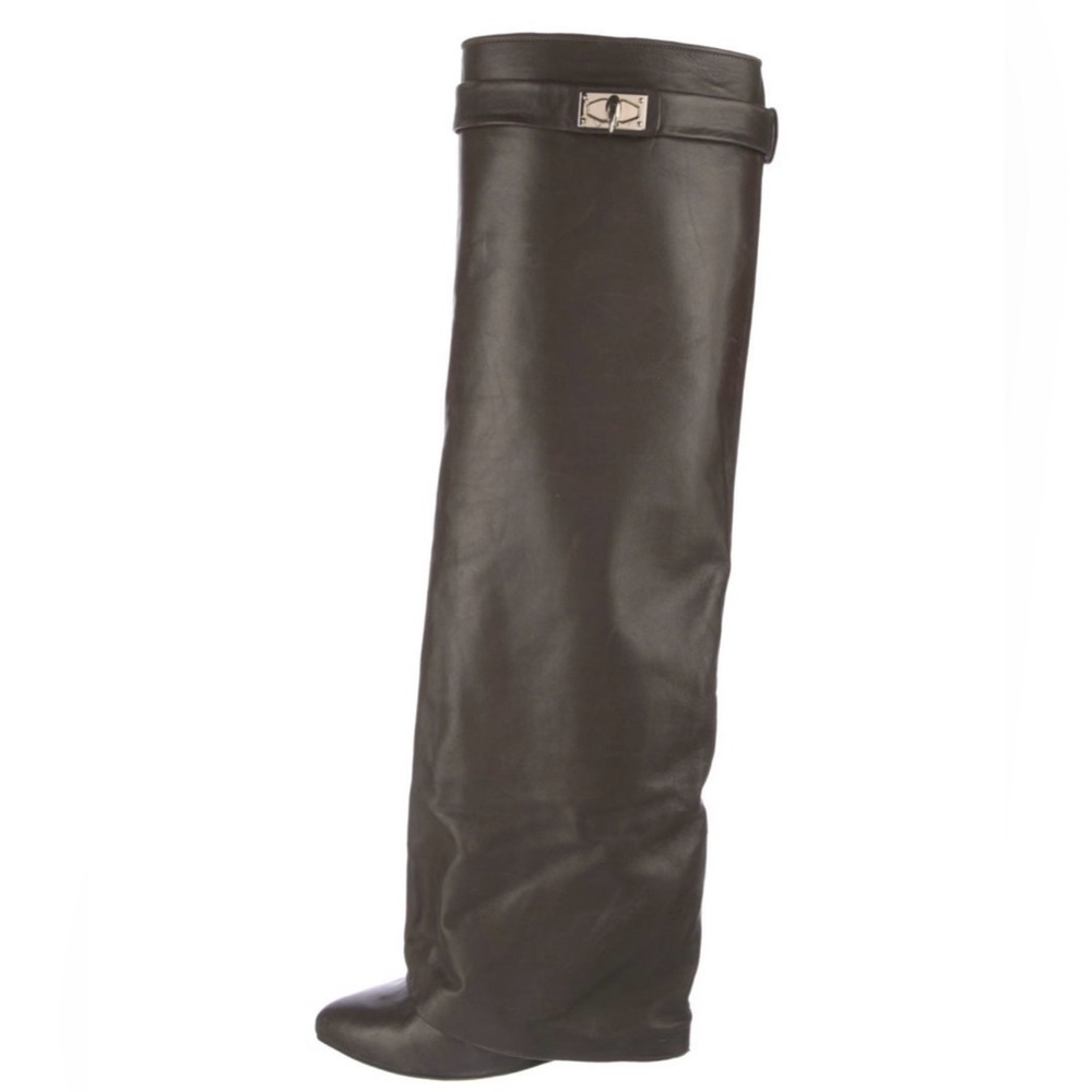 Black, size 8